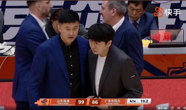 开云入口-奇兵！三分9中5砍15分，完爆国手胡明轩徐杰，赛后邱彪点名表扬