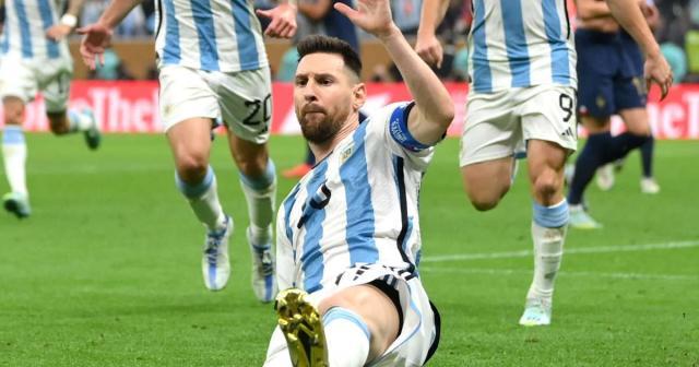 1671717342495063380.jpg 1671379498-argentina-marca-dos-goles-francia-primera-parte-gran-final-mundial.jpg